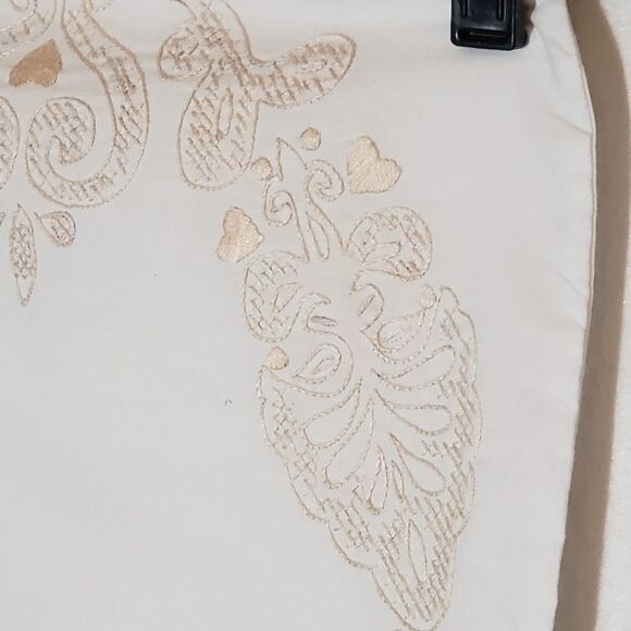 VTG 40" BEIGE TABLE RUNNER FLORAL LEAVES EMBROIDERY DRESSER SCARF MANTLE LINEN - Picture 3 of 6